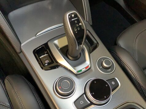 Alfa Romeo – Stelvio 2.0 Q4 280 Veloce