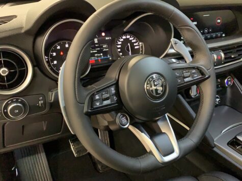 Alfa Romeo – Stelvio 2.0 Q4 280 Veloce