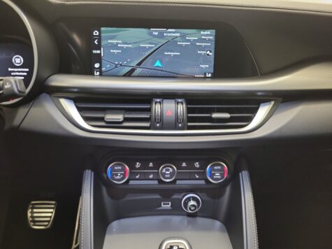 Alfa Romeo – Stelvio 2.0 Q4 280 Veloce