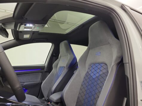 VW – Golf VIII 2.0 TSI R DSG 4motion