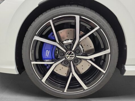 VW – Golf VIII 2.0 TSI R DSG 4motion