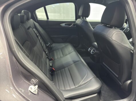 Alfa Romeo – Giulia 2.0 Q4 Veloce