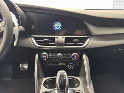 Alfa Romeo – Giulia 2.0 Q4 Veloce