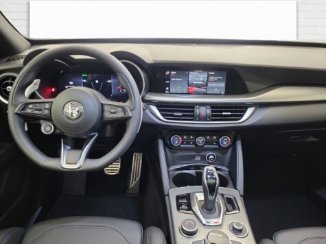 Alfa Romeo – Stelvio 2.0 Q4 280 Veloce Sky