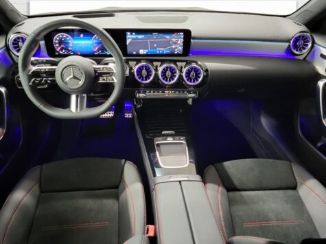 Mercedes-Benz – A 200 AMG Line Night Star