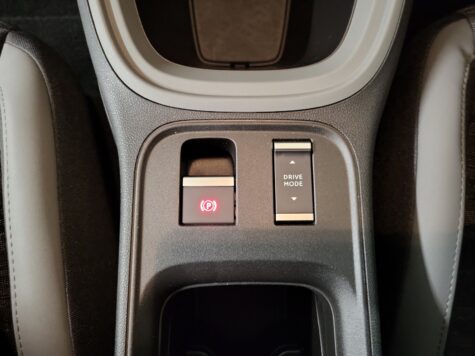 Jeep – Avenger 1.2 MHEV Longitude Black Kite