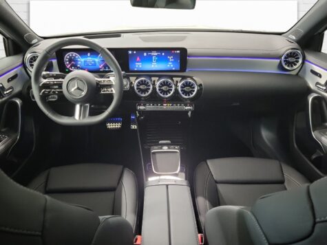 Mercedes-Benz – A 220 d AMG Line