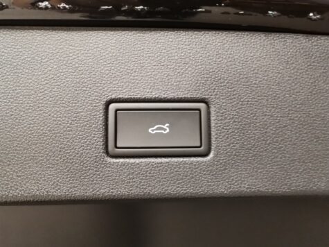 VW – T-Roc 2.0 TSI R-Line DSG 4motion