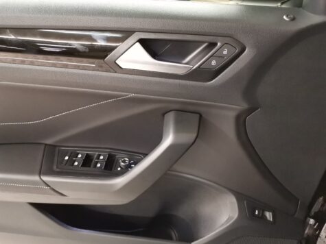 VW – T-Roc 2.0 TSI R-Line DSG 4motion