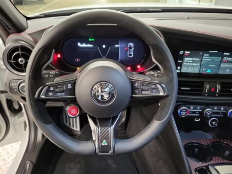 Alfa Romeo – Giulia 2.9 V6 Biturbo Quadrifoglio Super Sport Carbonroof