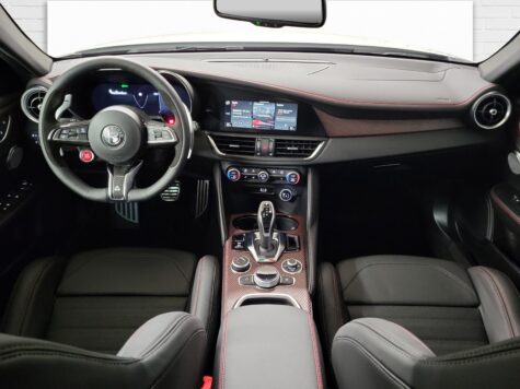 Alfa Romeo – Giulia 2.9 V6 Biturbo Quadrifoglio Super Sport Carbonroof