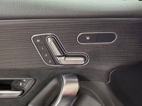 Mercedes-Benz – A 200 AMG Line Night Star