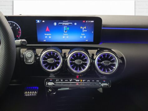 Mercedes-Benz – A 200 AMG Line Night Star