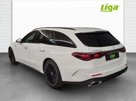 Mercedes-Benz – E 300 de AMG Line 4Matic EQ Hybrid