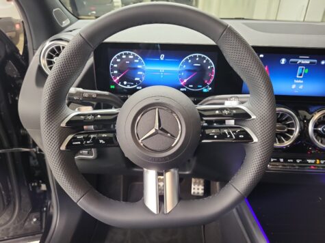 Mercedes-Benz – GLA 200 AMG Line Night Star