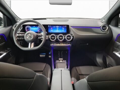 Mercedes-Benz – GLA 200 AMG Line Night Star