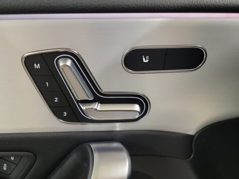 Mercedes-Benz – A 220 AMG Line 4Matic