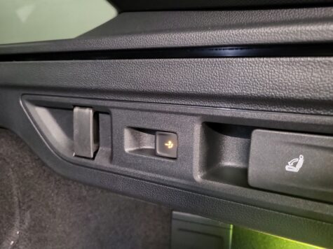 VW – Passat Variant 2.0 TSI R-Line  DSG 4moti