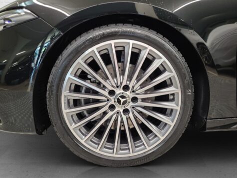 Mercedes-Benz – A 220 AMG Line 4Matic