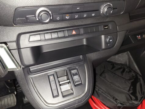 Fiat – E-Scudo Kaw. L2 verglast 50 kWh Business Swiss Edition