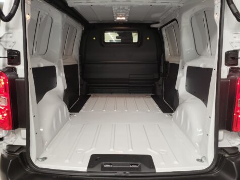 Fiat – E-Scudo Kaw. L2 verglast 50 kWh Business Swiss Edition