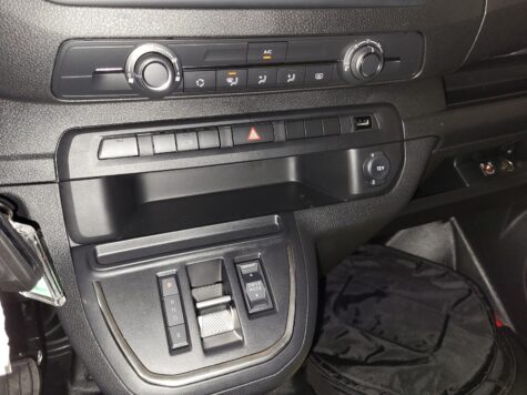 Fiat – E-Scudo Kaw. L2 verglast 50 kWh Business Swiss Edition