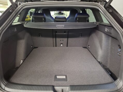 VW – Golf VIII Variant 2.0 TSI R DSG 4motion