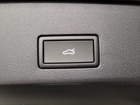 VW – Golf VIII Variant 2.0 TSI R DSG 4motion