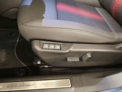 Alfa Romeo – Junior 1.2 Ibrida Speciale