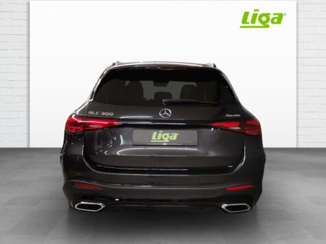 Mercedes-Benz – GLC 300 AMG Line 4Matic