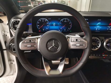 Mercedes-Benz – A 180 AMG Line