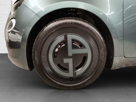 Fiat – 500 E Armani green