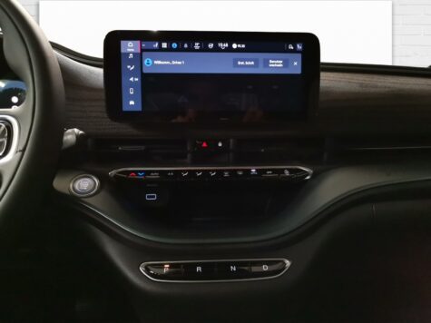 Fiat – 500 E Armani green