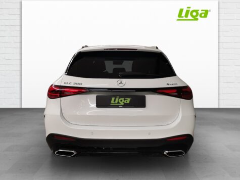 Mercedes-Benz – GLC 300 AMG Line 4Matic