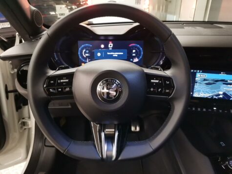 Alfa Romeo – Junior 1.2 Ibrida Speciale