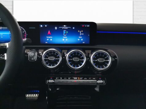 Mercedes-Benz – A 250 AMG Line 4Matic