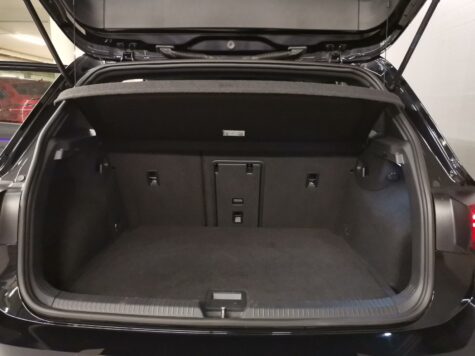 VW – Golf VIII 1.5 TSI R-Line