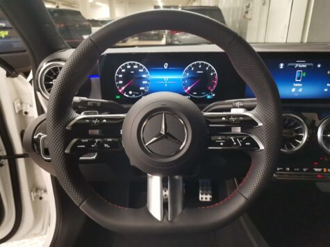 Mercedes-Benz – A 200 AMG Line Night Star