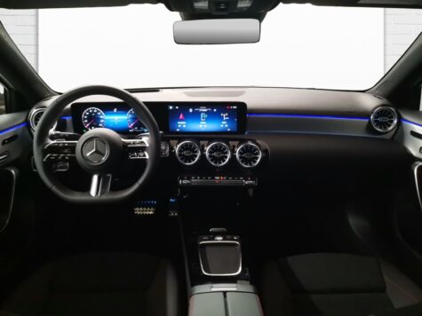 Mercedes-Benz – A 200 AMG Line Night Star