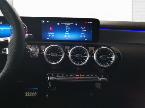 Mercedes-Benz – A 200 AMG Line Night Star