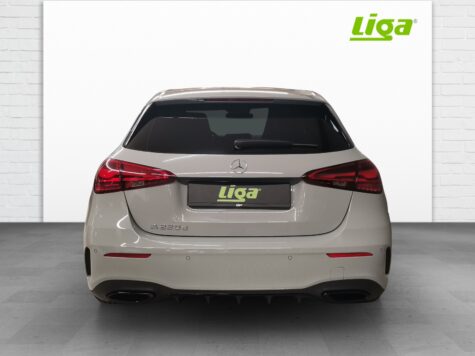 Mercedes-Benz – A 220 d AMG Line