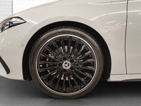 Mercedes-Benz – A 220 d AMG Line