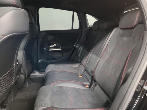 Mercedes-Benz – GLA 200 AMG Line Night Star