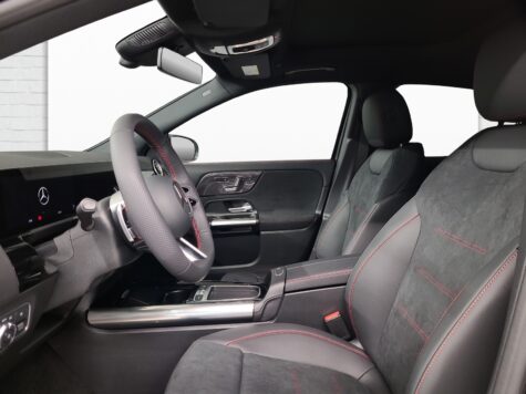 Mercedes-Benz – GLA 200 AMG Line Night Star