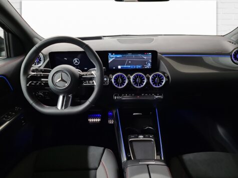 Mercedes-Benz – GLA 200 AMG Line Night Star
