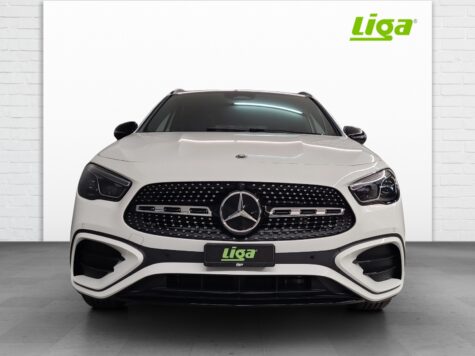 Mercedes-Benz – GLA 200 Night Star