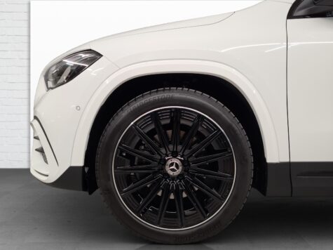 Mercedes-Benz – GLA 200 Night Star