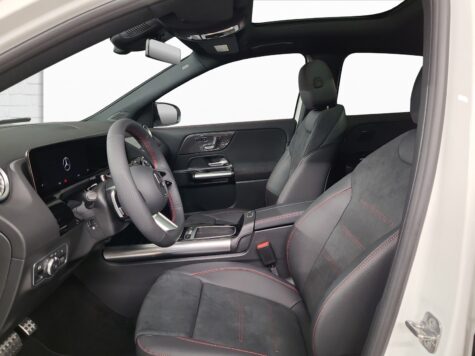 Mercedes-Benz – GLA 200 Night Star