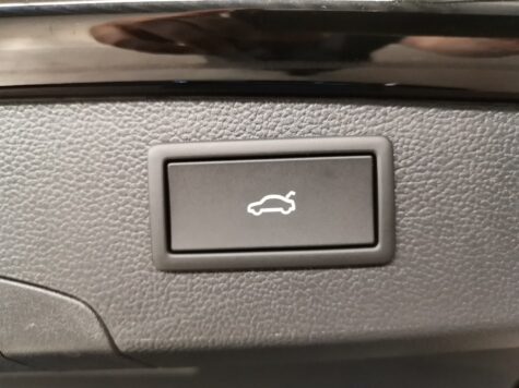 VW – Passat Variant 2.0 TDI R-Line DSG 4motion