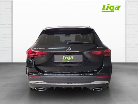Mercedes-Benz – GLA 250 AMG Line 4 Matic Swiss Star